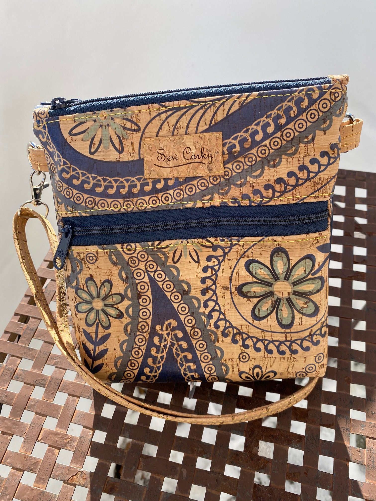 K6-THE BROOKIE CROSSBODY IN NAVY BLUE AND PAISLEY